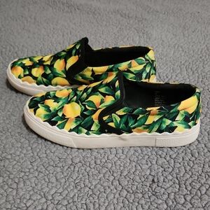 Betsey Johnson Emmet Slip-on Lemon Print Shoes Size 8M